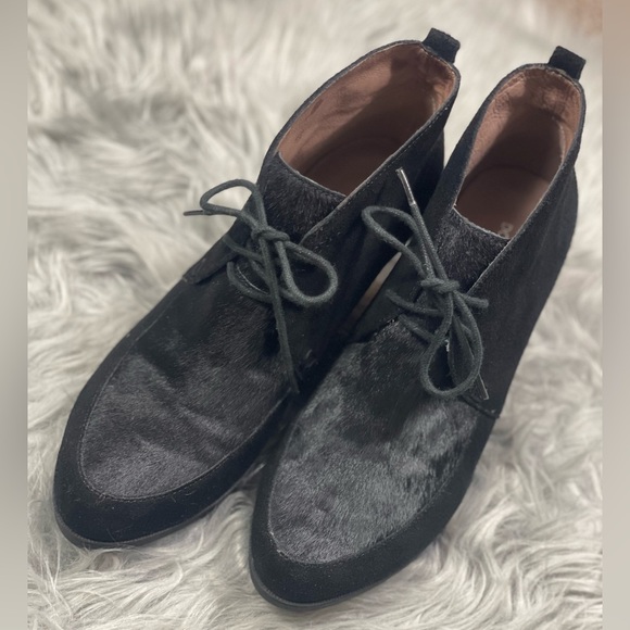 Donald J. Pliner Dakota Snip Toe Wedge Bootie Size 7.5 - Picture 2 of 6